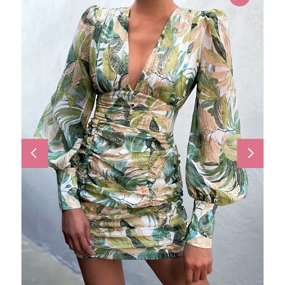 Green tropical print long sleeve midi NWT SOLD OUT EVERYWHERE